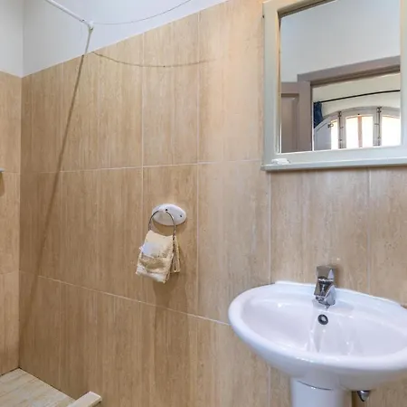 別荘 Ta Rozarja Maisonette With Private Pool *